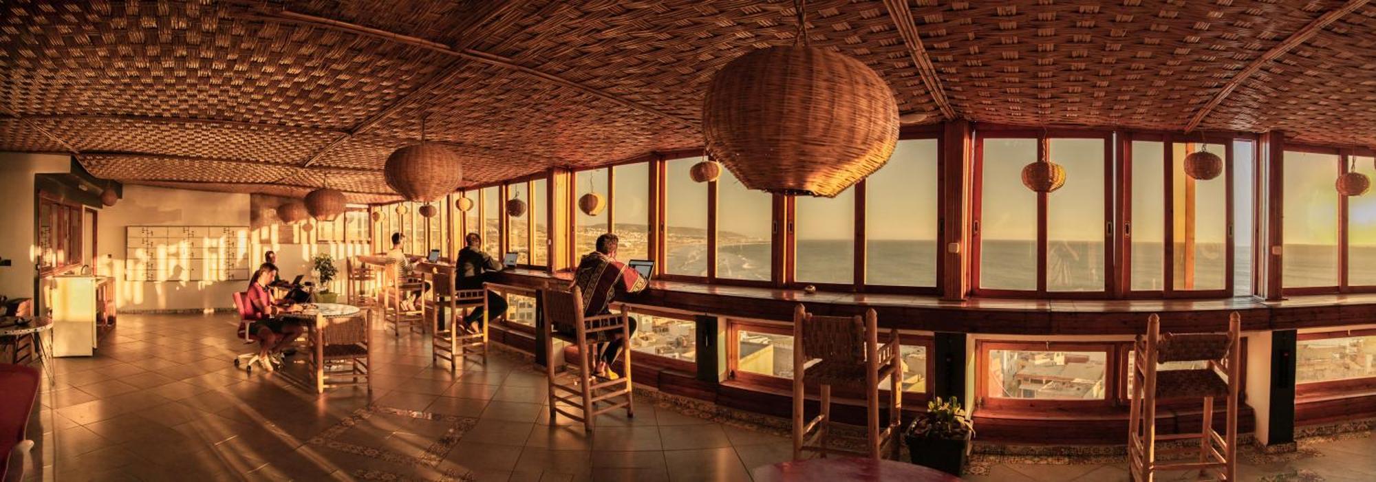Adventurekeys Surf Yoga Cowork Bed & Breakfast ทากาเซาท์ ภายนอก รูปภาพ