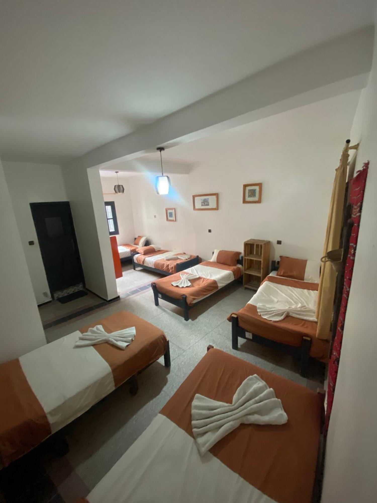 Adventurekeys Surf Yoga Cowork Bed & Breakfast ทากาเซาท์ ภายนอก รูปภาพ