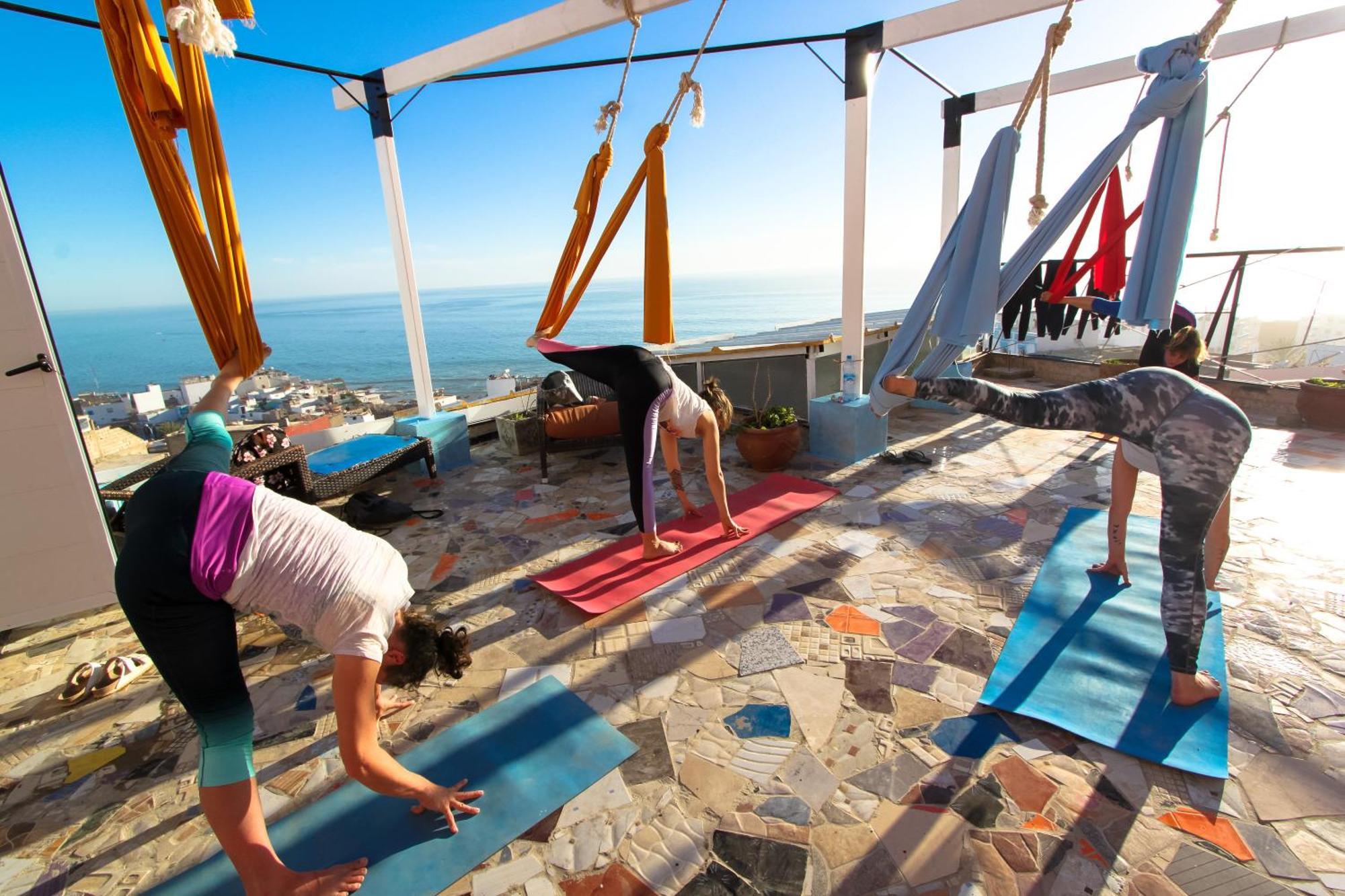 Adventurekeys Surf Yoga Cowork Bed & Breakfast ทากาเซาท์ ภายนอก รูปภาพ