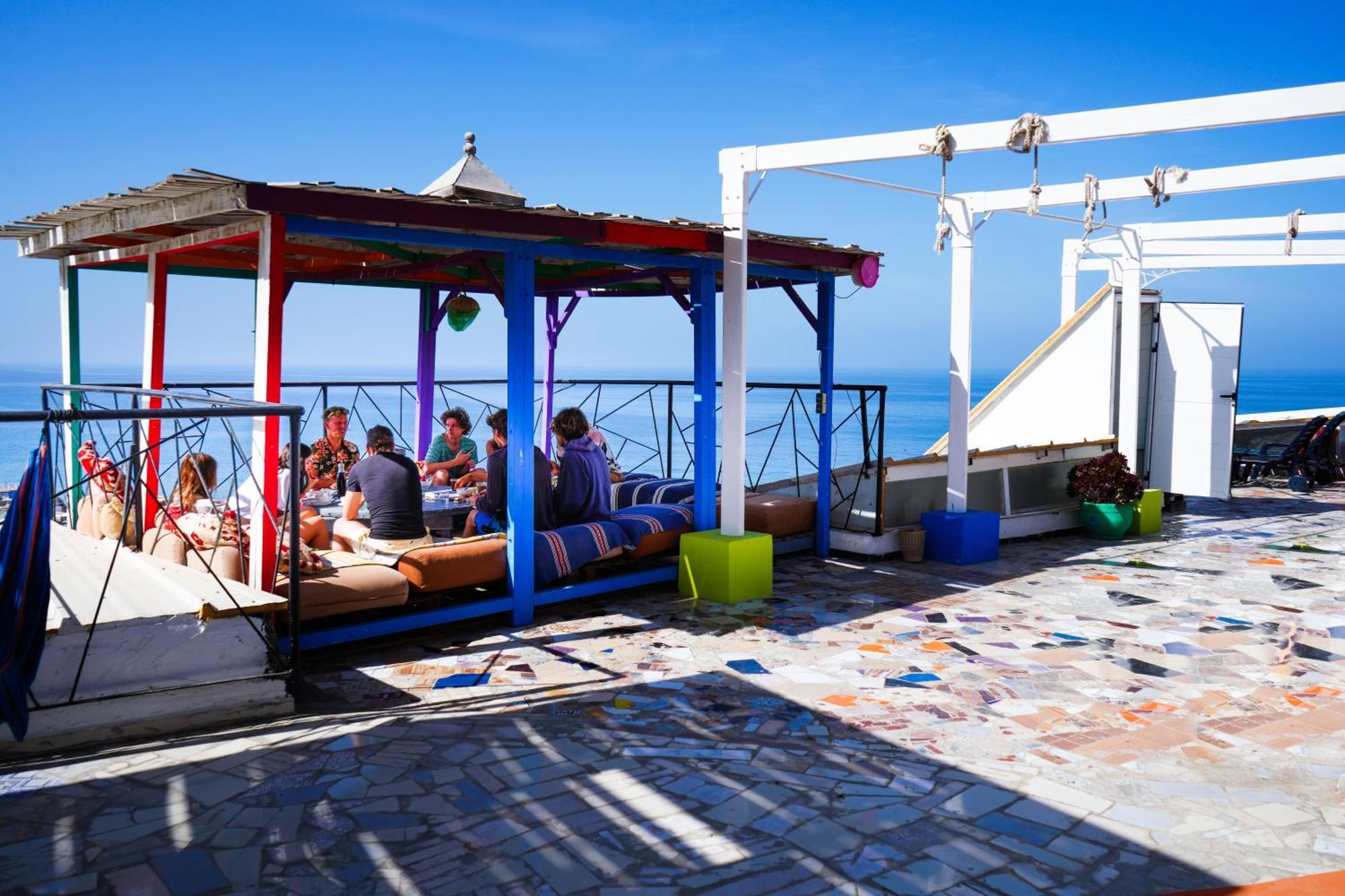 Adventurekeys Surf Yoga Cowork Bed & Breakfast ทากาเซาท์ ภายนอก รูปภาพ