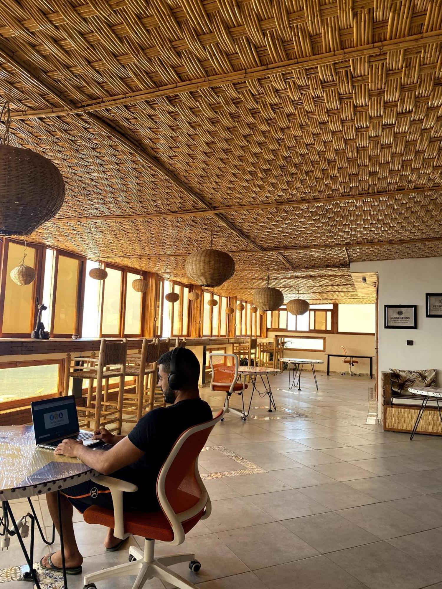 Adventurekeys Surf Yoga Cowork Bed & Breakfast ทากาเซาท์ ภายนอก รูปภาพ